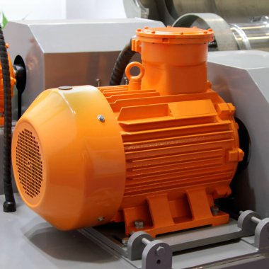 Modern elektrik motoru çerçeveye monte edilmiştir..