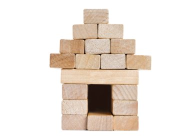 Ahşap bloklar bir çit ile bir ev yaptım