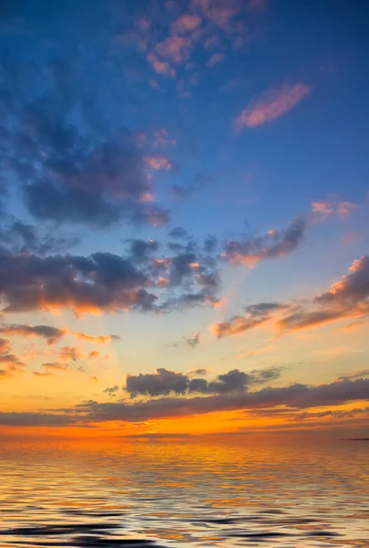 Coucher de soleil en mer en été Images De Stock Libres De Droits