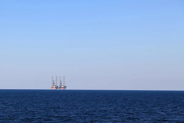 Drilling platforms at sea — Stock Photo, Image