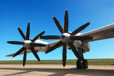 kanat Tu-95 bombardıman