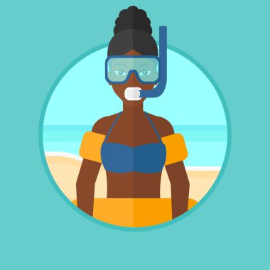 Şnorkel, palet sahilde kadınla.