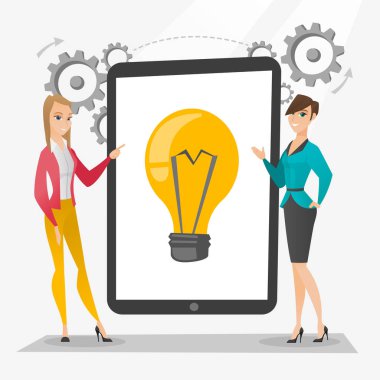 İş fikirleri tartışmak yaratıcı iş kadınları.