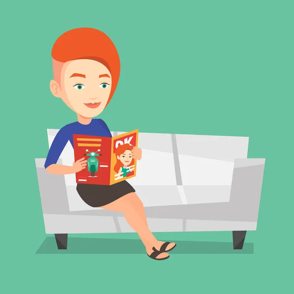 Mujer leyendo revista en sofá vector ilustración — Vector de stock