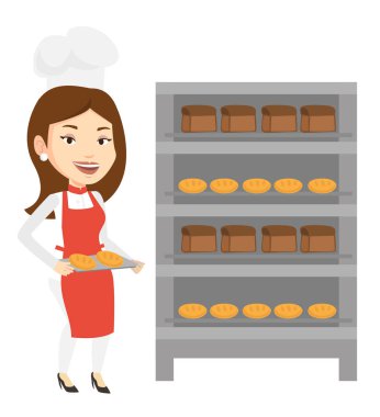 Mutlu genç kadın baker ekmek tepsi tutarak.