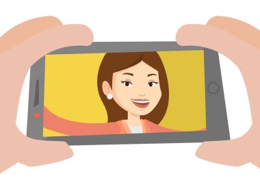 Genç kadın selfie vektör çizim yapma.