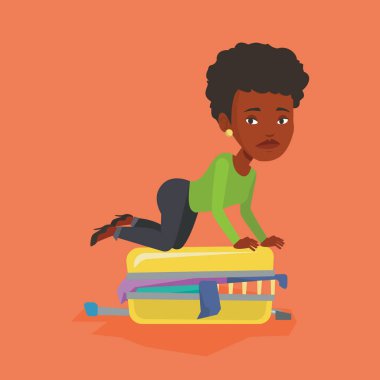 Genç kadın çanta kapatmak çalışıyor.