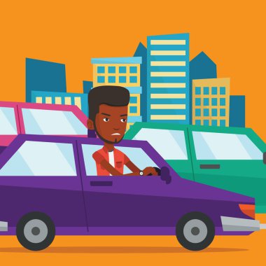 Arabada kızgın Afrika adam trafik sıkışıklığı içinde sıkışmış.