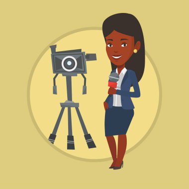 TV muhabiri mikrofon ve kamera ile.