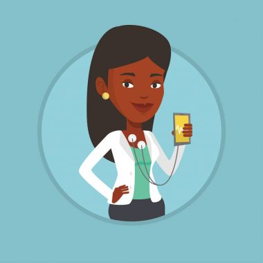 Kadın smartphone ile nabız nabız ölçme.