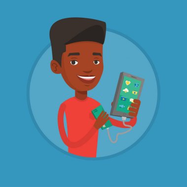 Adam reharging smartphone taşınabilir pil.