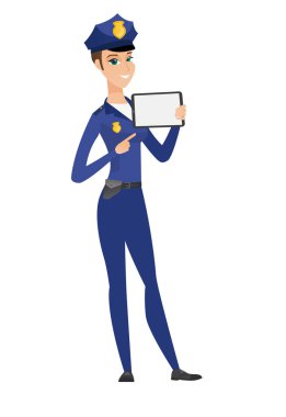Tablet bilgisayar tutan gülümseyen kadın polis.