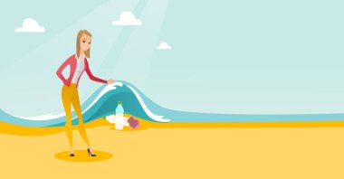 Plastik şişe dalga deniz altında gösterilen kadın.