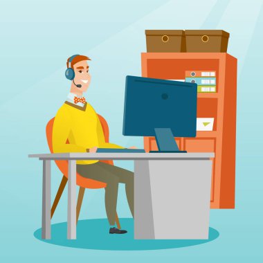 Ofiste çalışan kulaklık ile işadamı.