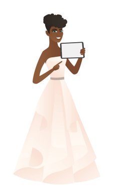 Gülümseyen nişanlısı tablet bilgisayar holding.