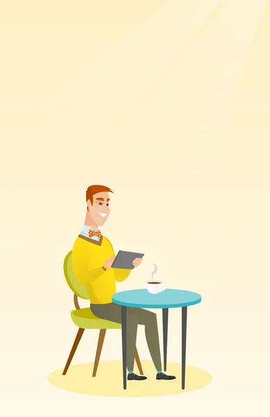 Homme surfant sur le réseau social dans le café . — Image vectorielle