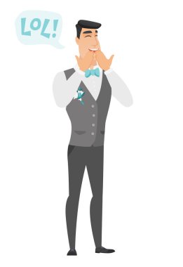 Kahkahalarla gülmekten genç beyaz damat.