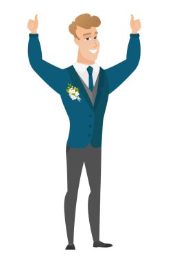 Yukarı yükseltilmiş silah ile ayakta damat.