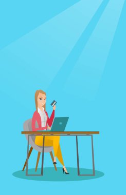 Beyaz kadın online kredi kartı ile ödeme
