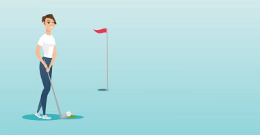 Genç Beyaz golfçü topa vuruyor.