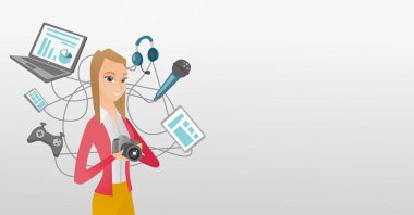 Onun becerikli tarafından çevrili genç Kafkas kadın.