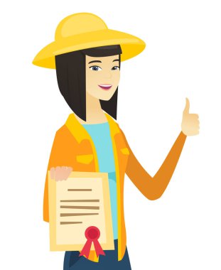 Bir sertifika tutan genç Asyalı çiftçi.