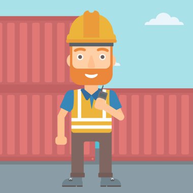 Kargo konteyner arka plan üzerinde duran hamal.