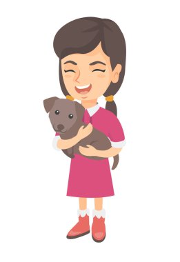 Bir köpek holding beyaz mutlu kız.