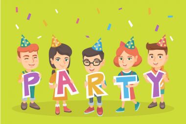 Grup beyaz çocuk partisi kutluyor.