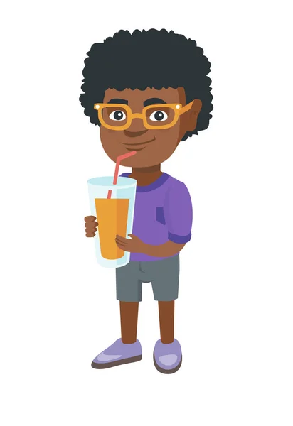 Chłopiec pije sok przez słomkę. — Wektor stockowy