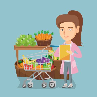 Bir alışveriş listesi kontrol genç Kafkas kadın.