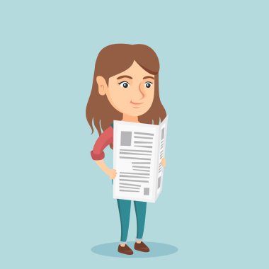 Bir gazete okuyor genç Kafkas kadın.