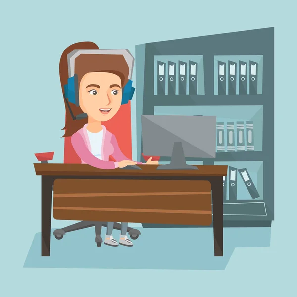 Mujer de negocios con auriculares trabajando en la oficina . — Vector de stock