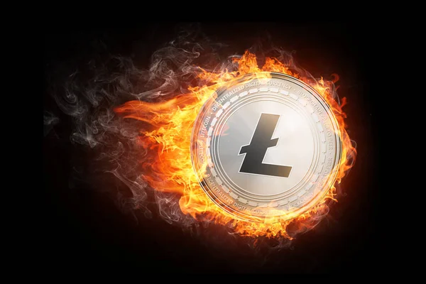 Moneda de oro Litecoin volando en llamas de fuego . — Foto de Stock