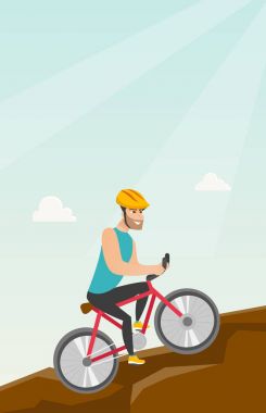 Dağlarda seyahat bisiklet üzerinde genç adam.