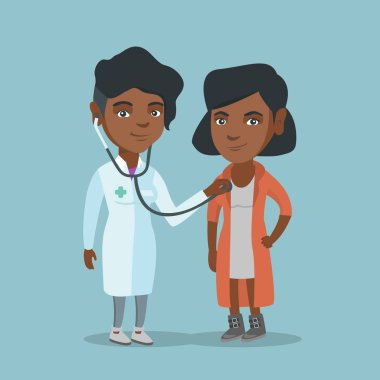 Afrika Doktor hastanın göğüs için dinleme.