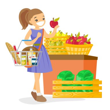 Genç beyaz beyaz kadın ürünleri satın alma.