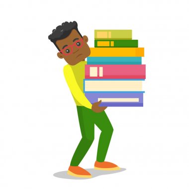 Ağır bir yığın kitap taşıyan üniversite öğrencisi.