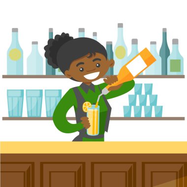 Genç Afro-Amerikan barmen bir kokteyl yapmak