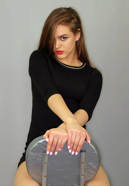 genç kız modeli görünüyor