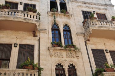  Eski bina--dan pencere eşiği 