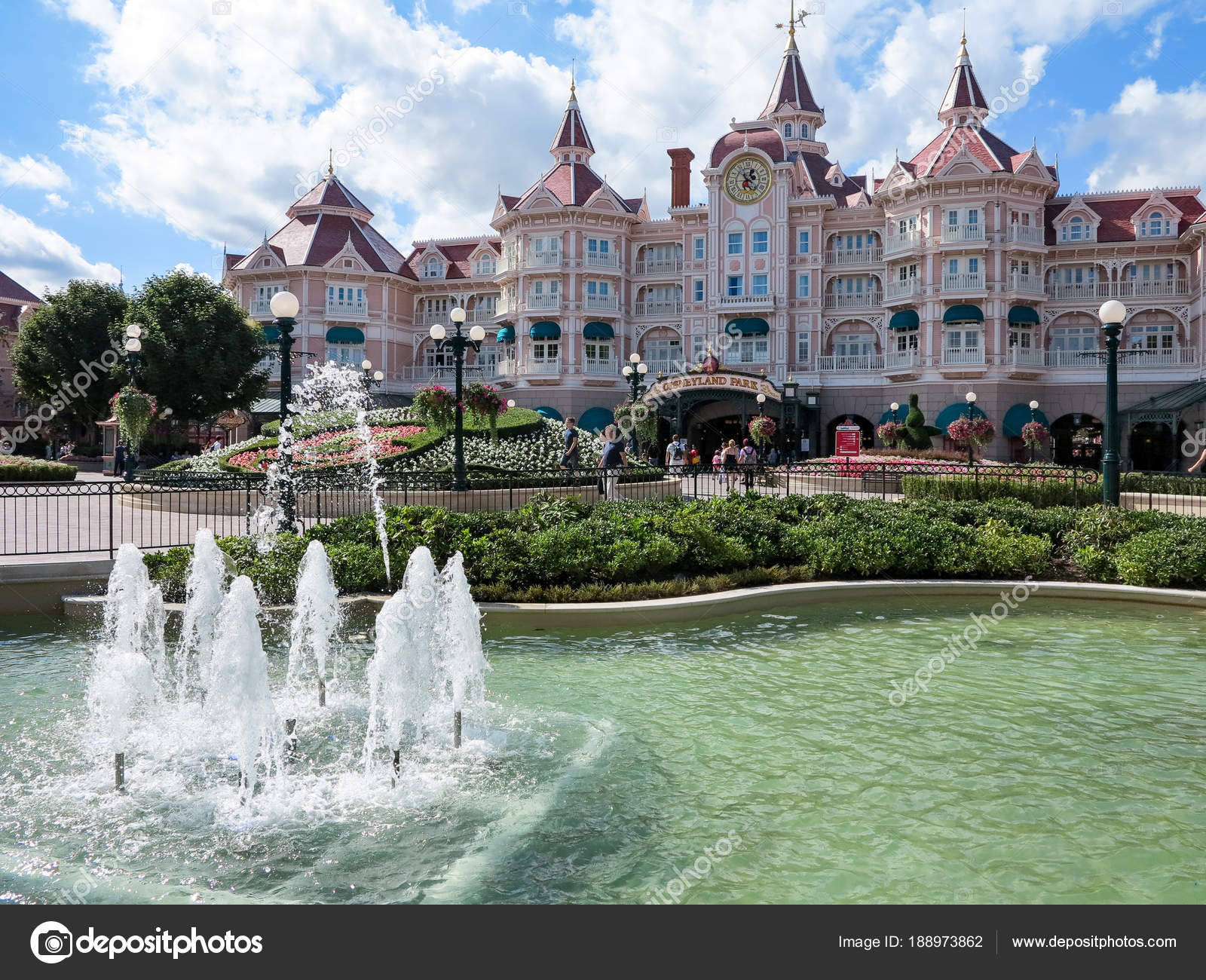 ディズニーランド ホテル ストックエディトリアル用写真 C Quackersnaps ディズニーランド ホテル ストックエディトリアル用写真 C Quackersnaps