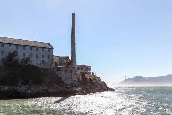 Prisão Alcatraz São Francisco Com Golden Gate Bridge Atrás — Fotografia de Stock