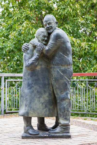 KIEV, UKRAINE - SEPTEMBER 23, 2016: monument in park. — Stock Photo, Image