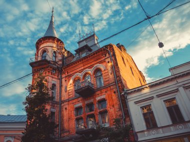 Gün batımı ışık şatoda şövalye. Kiev, Ukrayna
