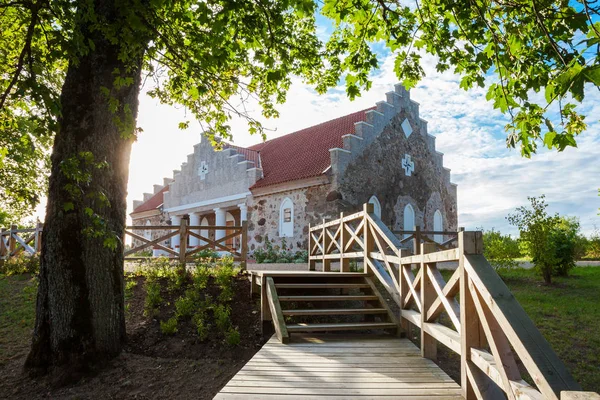 Bau eines Gemeindemagazins in der Nähe der Stadt Sigulda, Lettland — Stockfoto