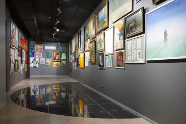 Minsk, Beyaz Rusya - 02 Şubat 2017: Resim Sergisi Galeri 