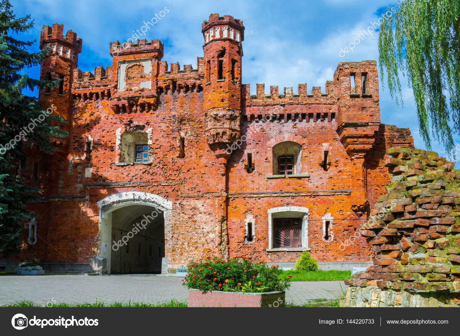 Kholm Gate of Brest Fortress at Morning, Belarus Stock Photo - Image of  fort, belarus: 56665420