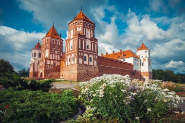 Beyaz Rusya Simgesel Yapı turistik Mir Castle adlı yaz deniz