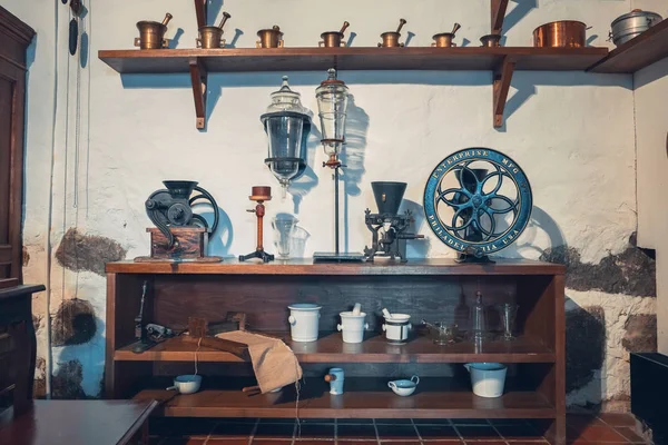 Kaunas, Lithuania - May 12, 2017: shelfs with retro apothecary equipment in Museum of the History of Medicine and Pharmacy. Kaunas, Lithuania. — Stock Photo, Image